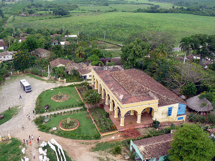 CU0607AB335_sugar_mill_valley.jpg [&copy; Last Frontiers Ltd]