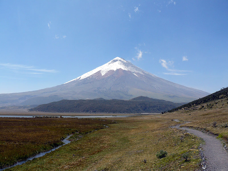 EC0917NL0804_cotopaxi.jpg [&copy; Last Frontiers Ltd]