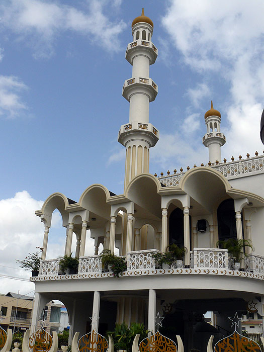 SR0408RB656_paramaribo.jpg [&copy; Last Frontiers Ltd]