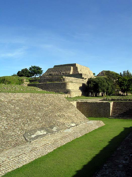 MX0905AJ073_monte_alban_oaxaca.jpg [&copy; Last Frontiers Ltd]