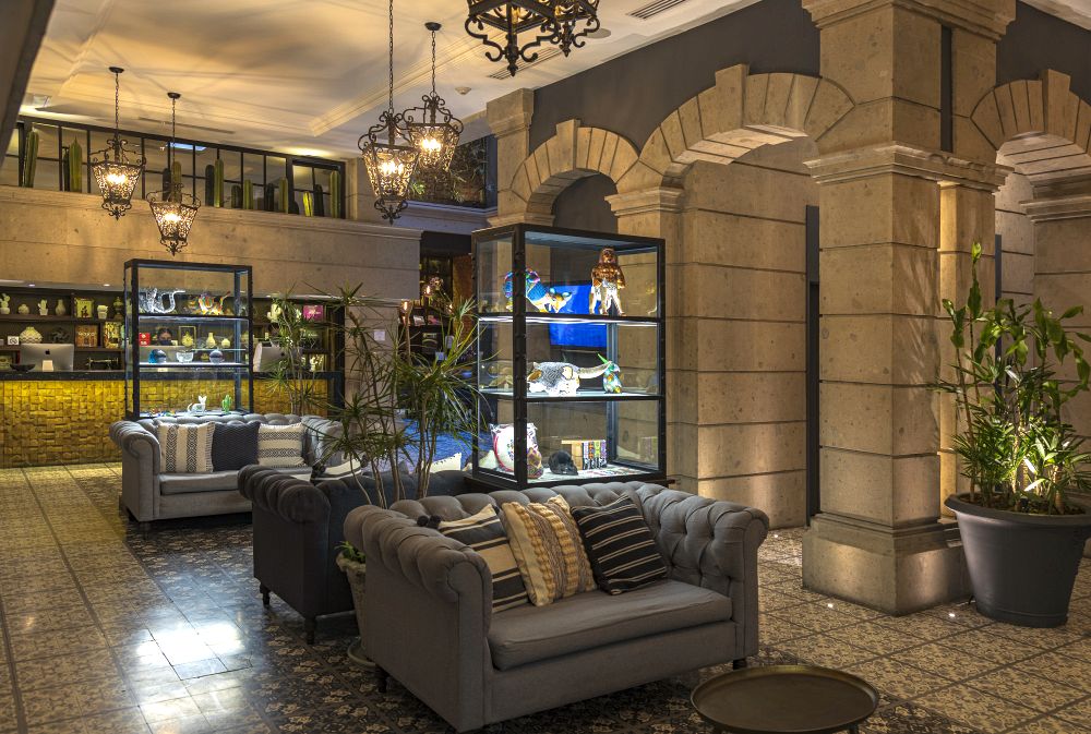 MX2204CE009_zocalo-central-lobby.jpg [&copy; Last Frontiers Ltd]