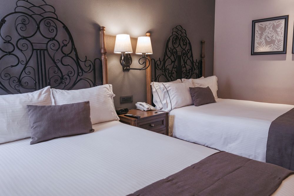 MX2209CE002_zocalo-central-bedroom.jpg [&copy; Last Frontiers Ltd]