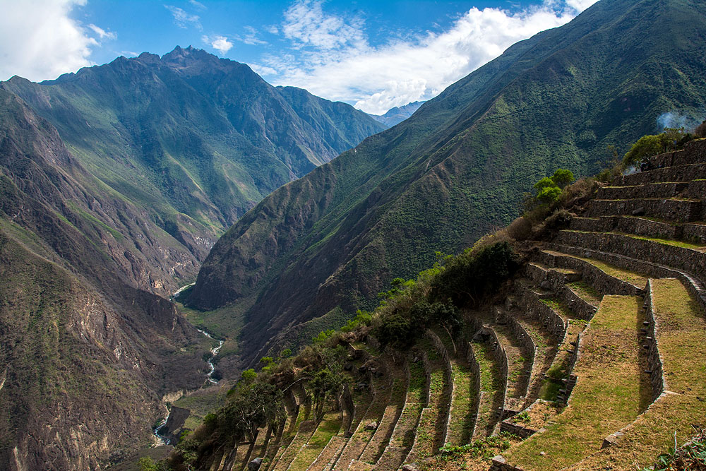 013PE2005AZ_choquequirao-steps-and-apurimac-river.jpg [&copy; Last Frontiers Ltd]