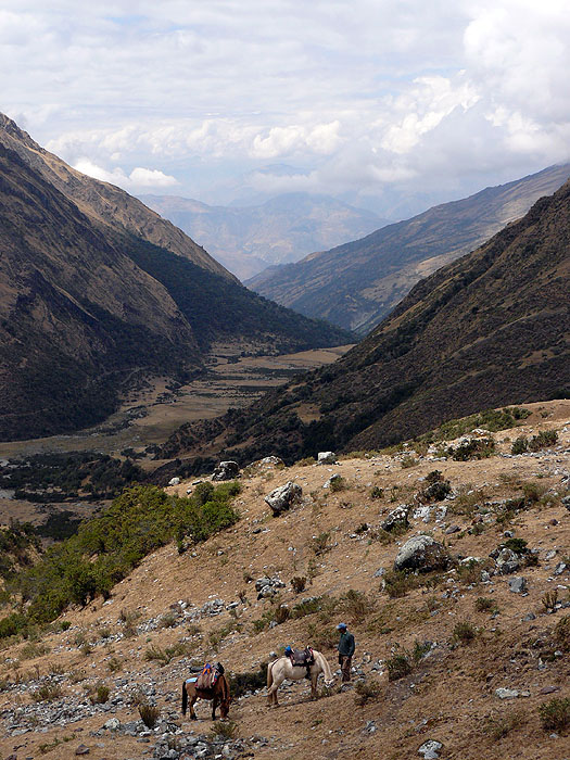 PE0907EP620_mlp_day2_lake.jpg [&copy; Last Frontiers Ltd]