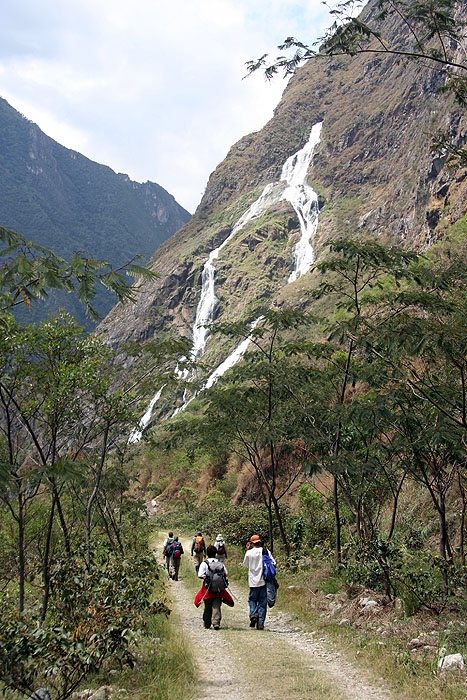 PE0907EP883_mlp_day6_trek.jpg [&copy; Last Frontiers Ltd]